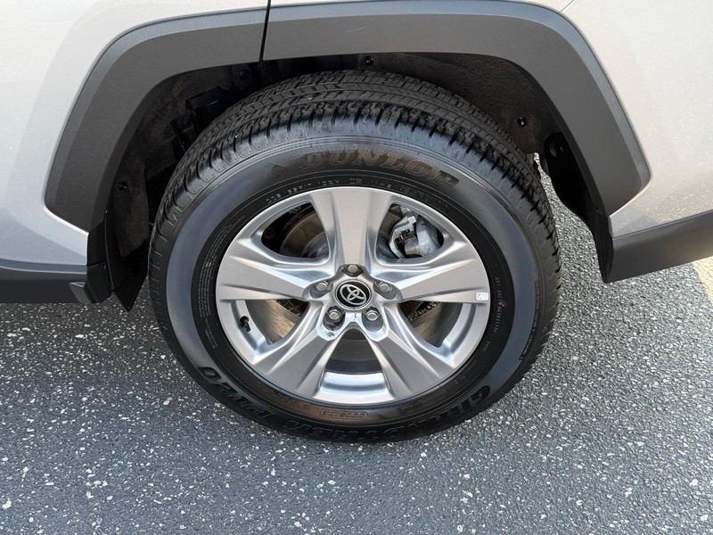 Toyota RAV4 Vehicle Image 06