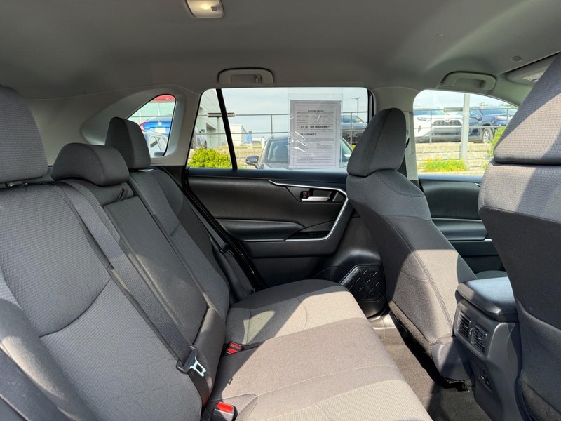 Toyota RAV4 Vehicle Image 10