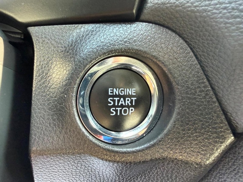 Toyota RAV4 Vehicle Image 15