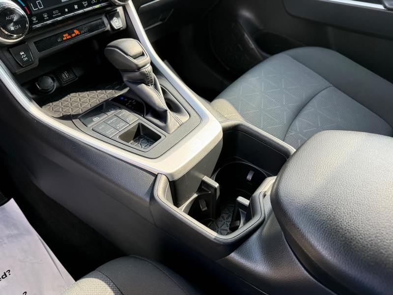 Toyota RAV4 Vehicle Image 19