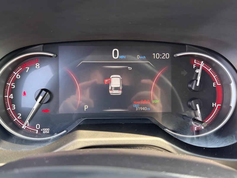 Toyota RAV4 Vehicle Image 21