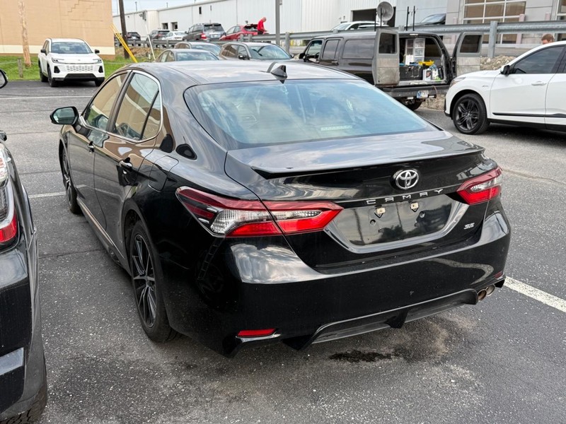Toyota Camry Vehicle Image 03