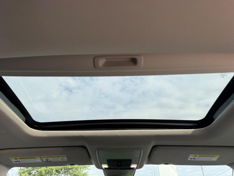 Honda CR-V Vehicle Image 12