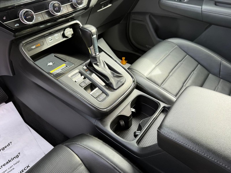 Honda CR-V Vehicle Image 22