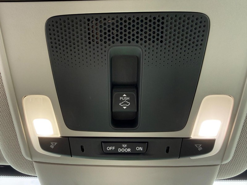 Honda CR-V Vehicle Image 24