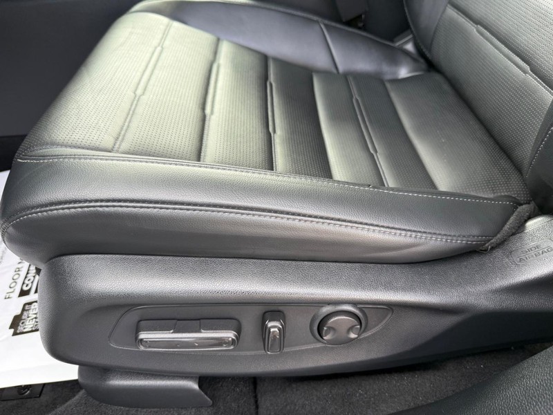 Honda CR-V Vehicle Image 28