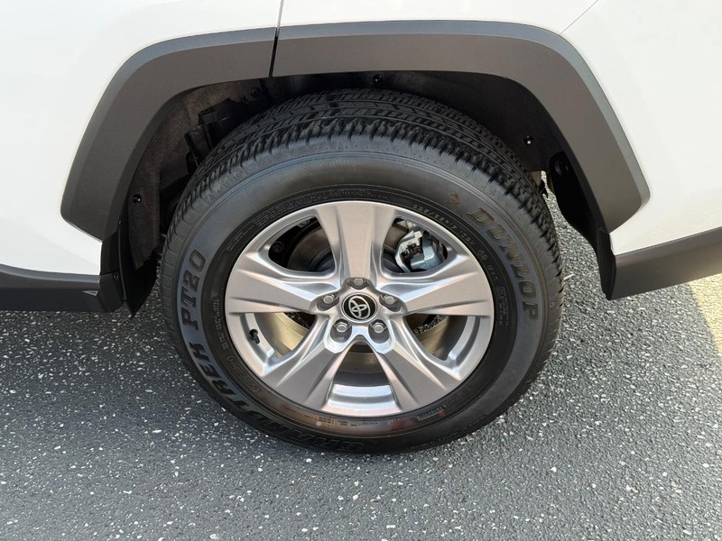 Toyota RAV4 Vehicle Image 06