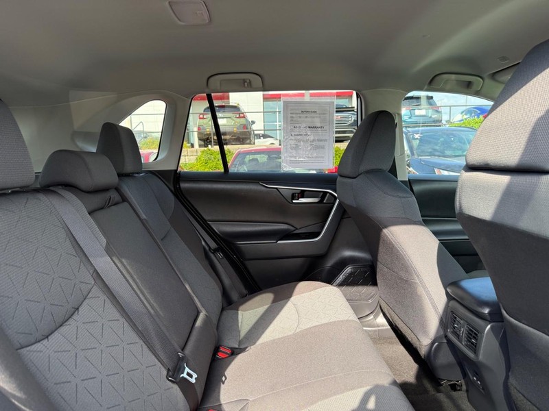 Toyota RAV4 Vehicle Image 10