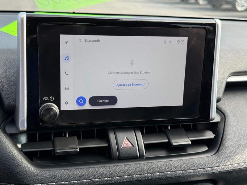 Toyota RAV4 Vehicle Image 16