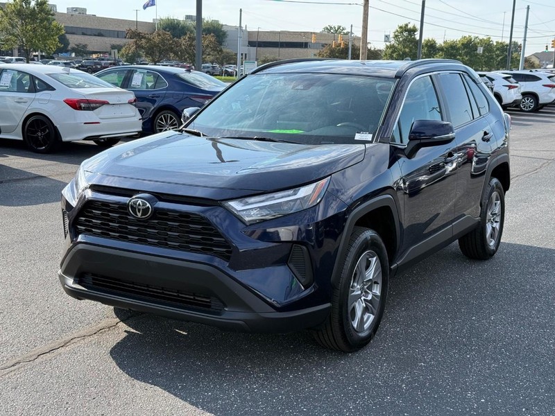 Toyota RAV4 Vehicle Image 08
