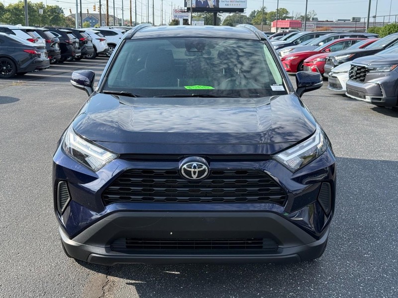 Toyota RAV4 Vehicle Image 09