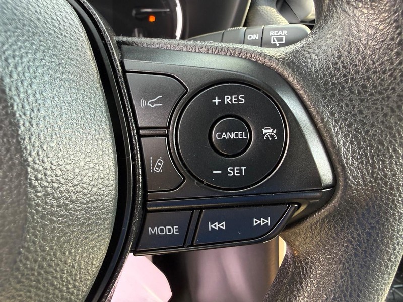 Toyota RAV4 Vehicle Image 14