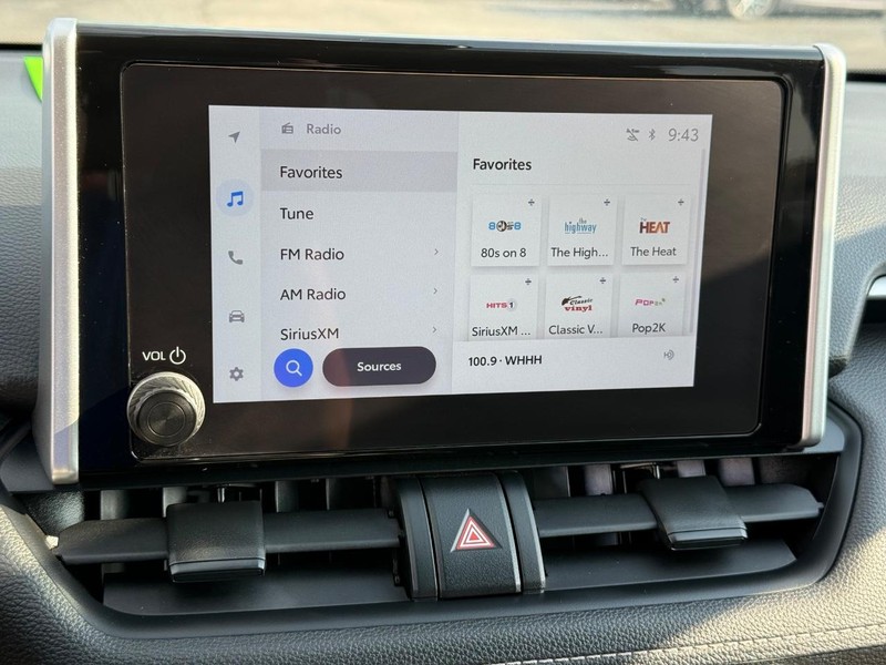 Toyota RAV4 Vehicle Image 16