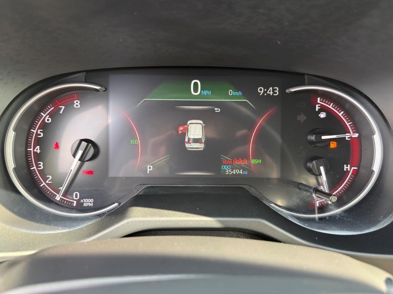 Toyota RAV4 Vehicle Image 21