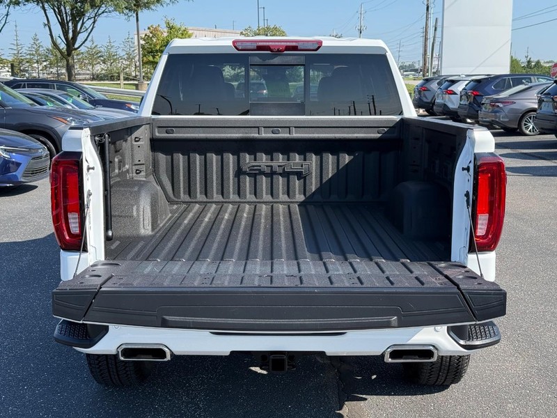 GMC Sierra 1500 Vehicle Full-screen Gallery Image 07