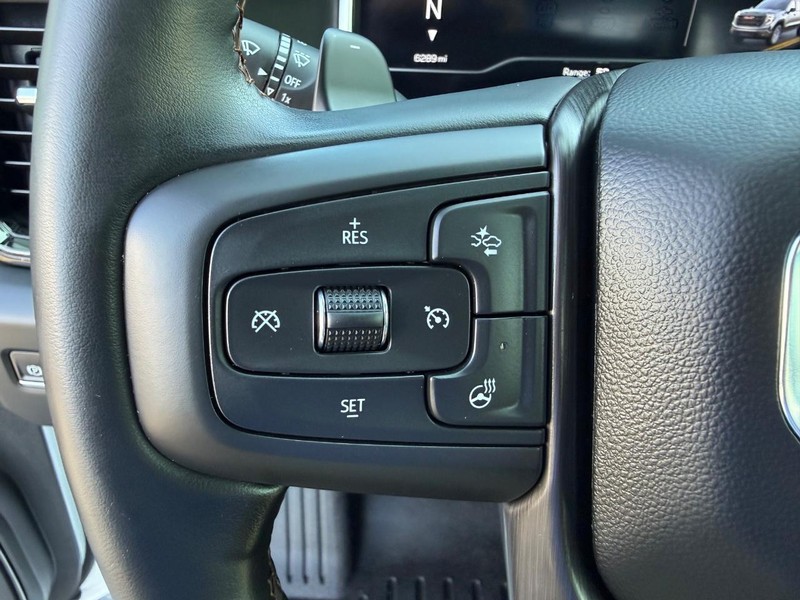 GMC Sierra 1500 Vehicle Full-screen Gallery Image 14