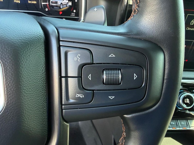 GMC Sierra 1500 Vehicle Full-screen Gallery Image 15
