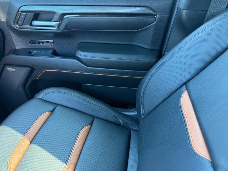 GMC Sierra 1500 Vehicle Full-screen Gallery Image 21