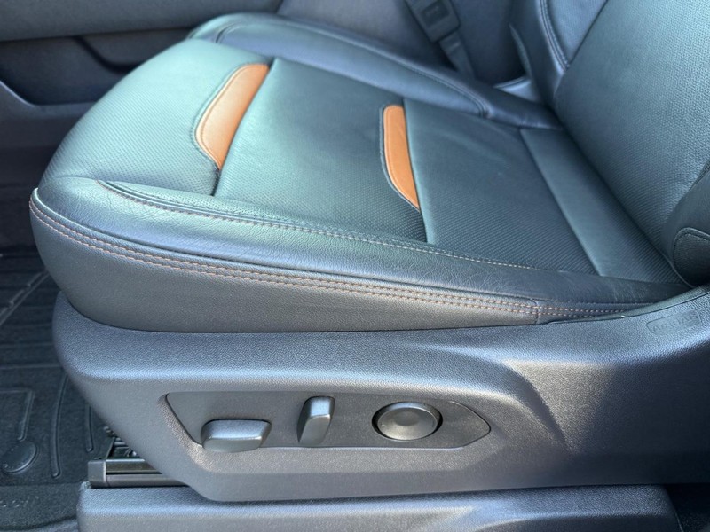 GMC Sierra 1500 Vehicle Full-screen Gallery Image 26