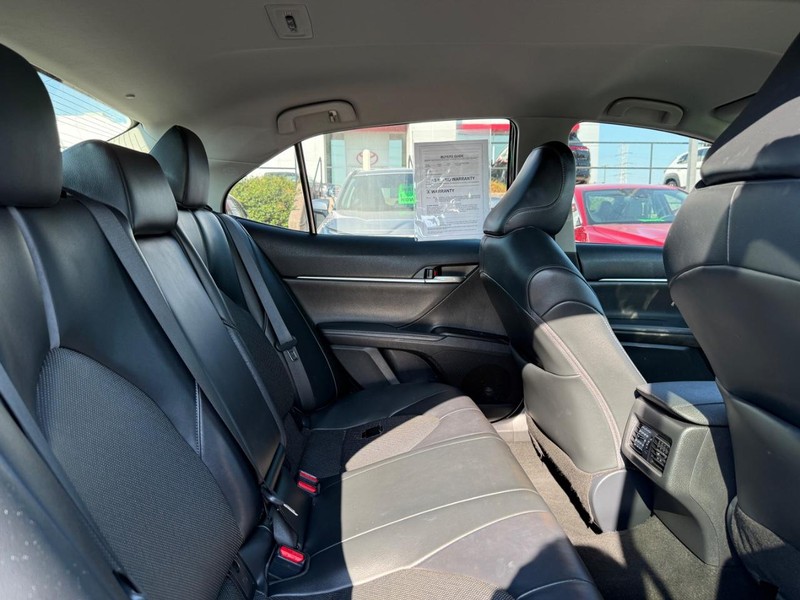 Toyota Camry Vehicle Image 10