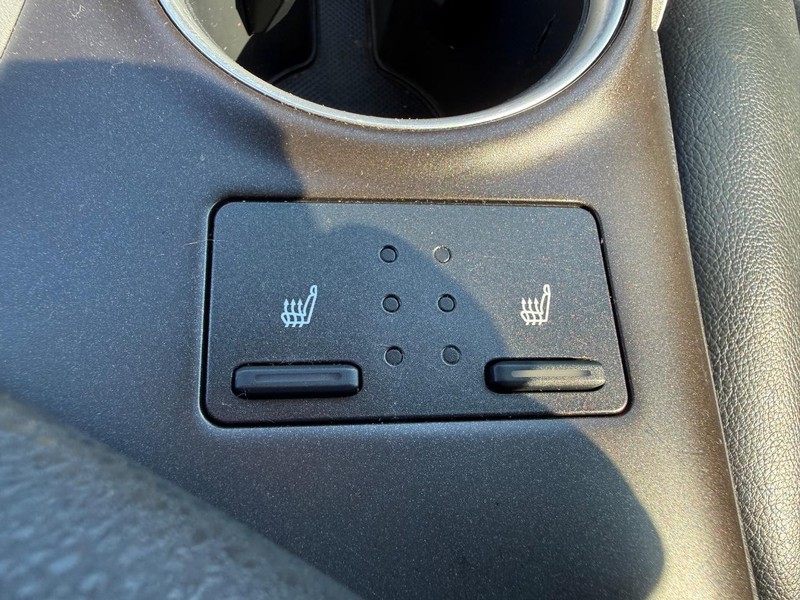 Toyota Camry Vehicle Image 16