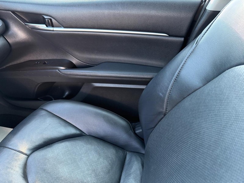 Toyota Camry Vehicle Image 20