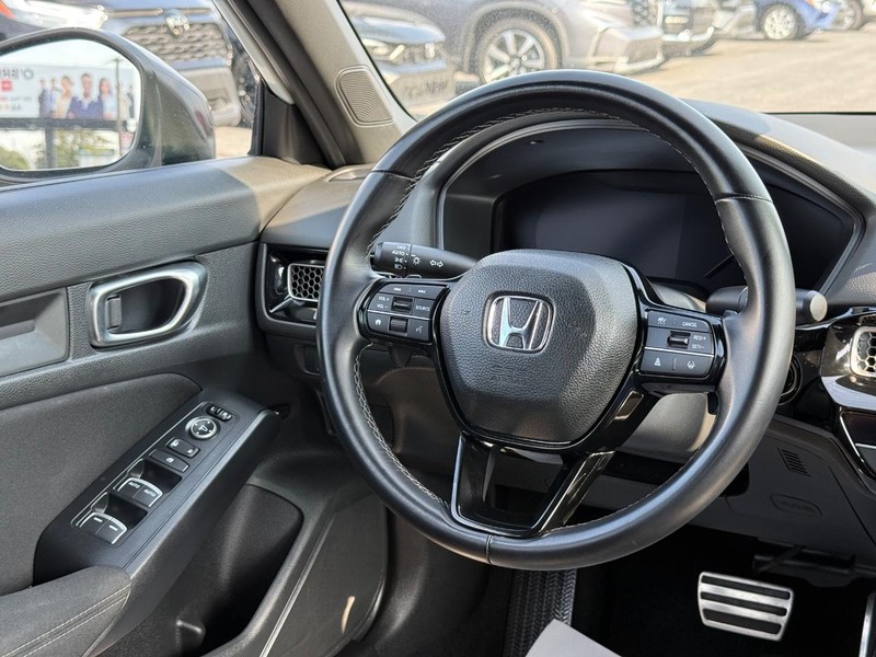 Honda Civic Sedan Vehicle Image 12
