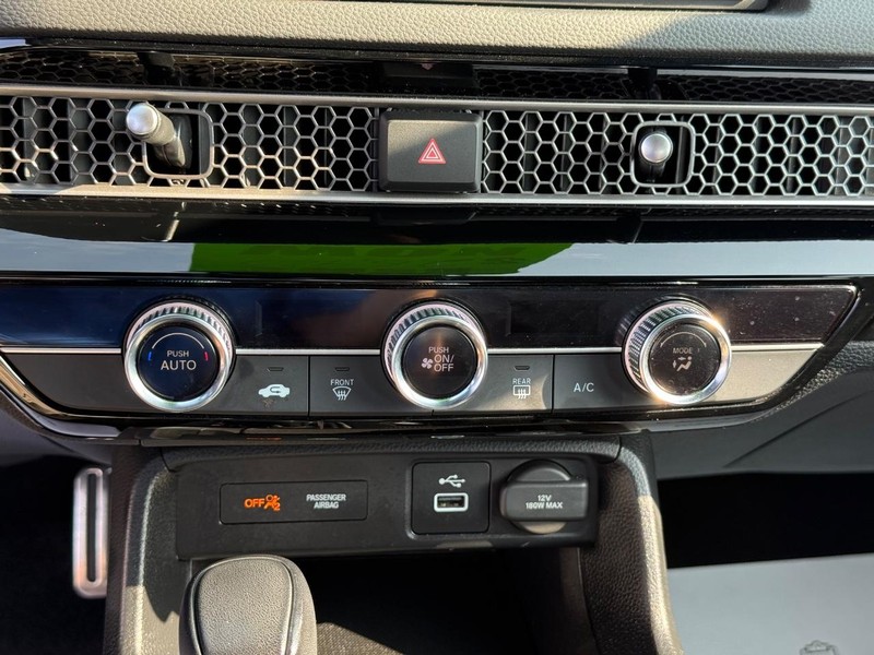 Honda Civic Sedan Vehicle Image 18