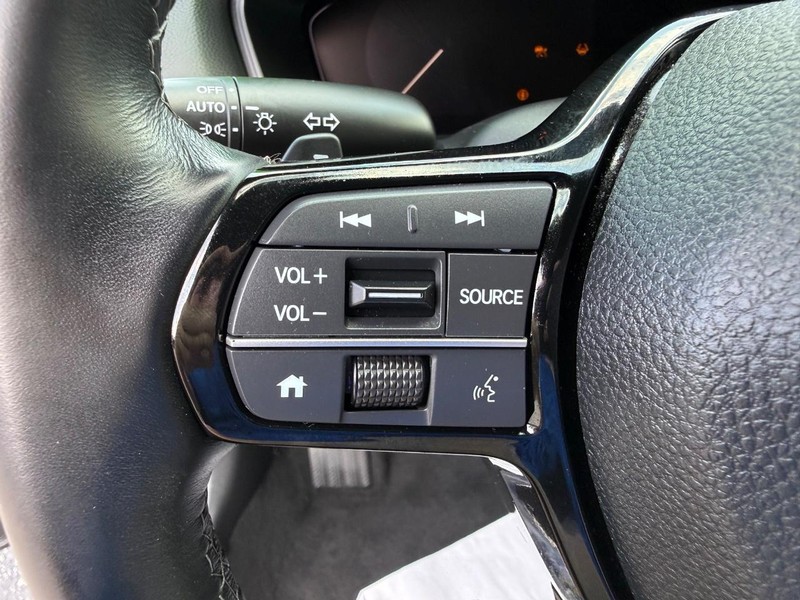 Honda Civic Hatchback Vehicle Image 13