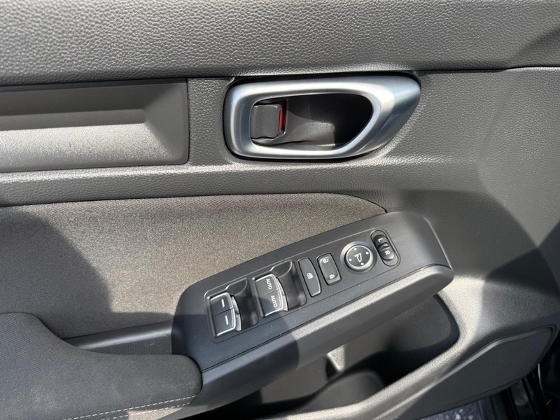 Honda Civic Hatchback Vehicle Image 23