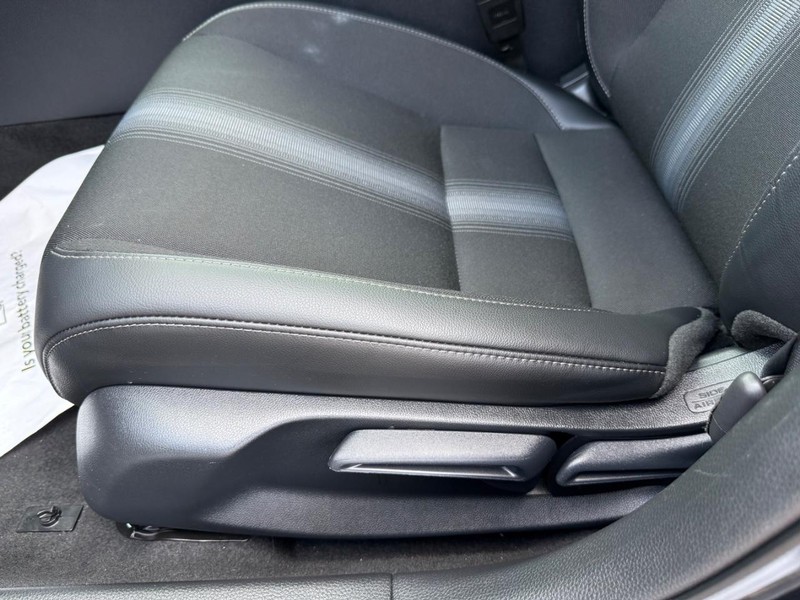 Honda Civic Hatchback Vehicle Image 24