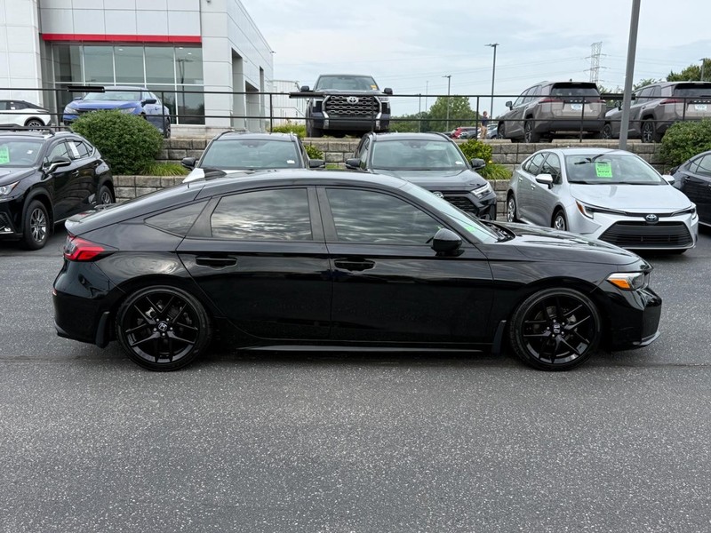 Honda Civic Hatchback Vehicle Image 02