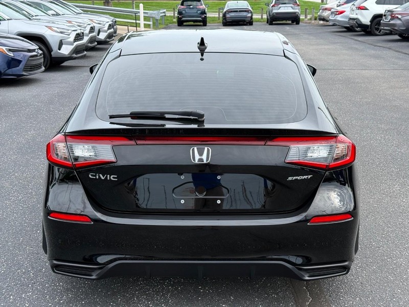 Honda Civic Hatchback Vehicle Image 04