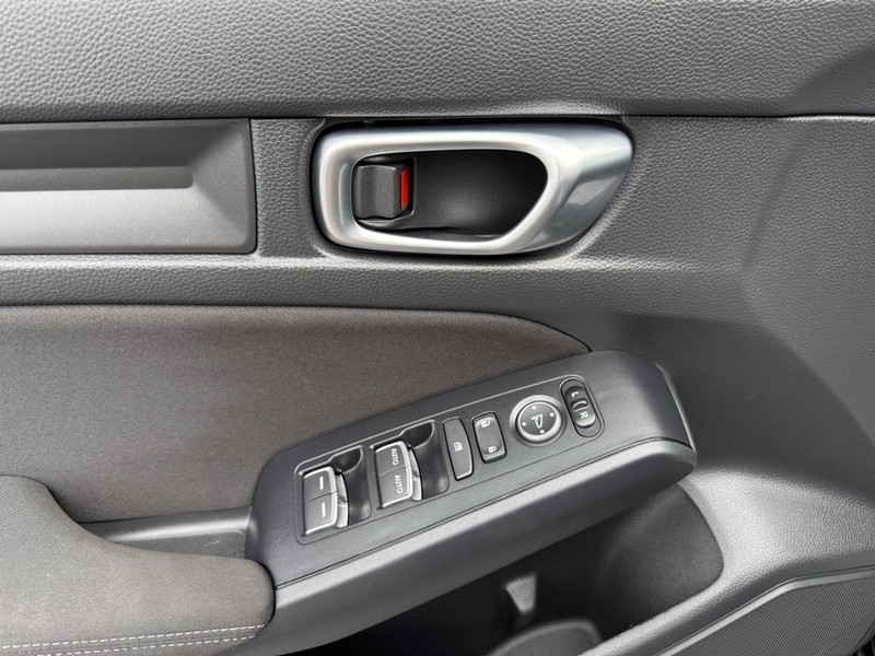 Honda Civic Hatchback Vehicle Image 23