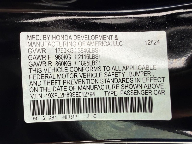 Honda Civic Hatchback Vehicle Image 25
