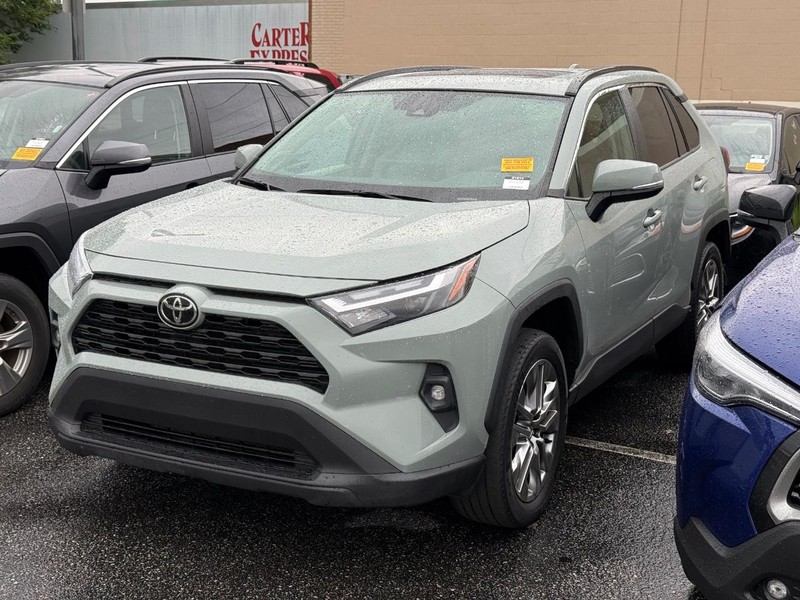 Toyota RAV4 Vehicle Image 02