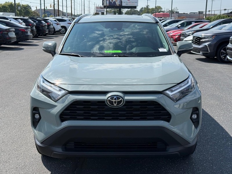 Toyota RAV4 Vehicle Image 10