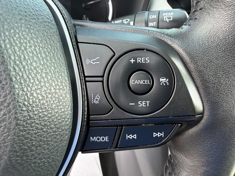Toyota RAV4 Vehicle Image 16