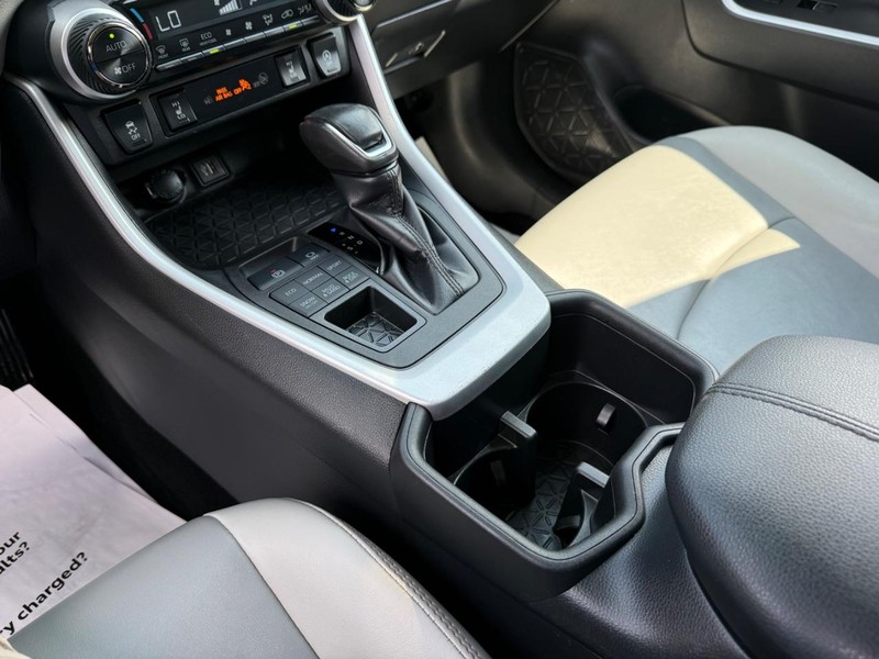 Toyota RAV4 Vehicle Image 22