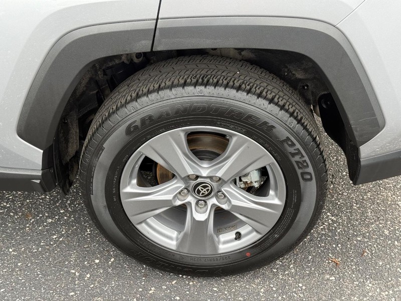 Toyota RAV4 Vehicle Image 06