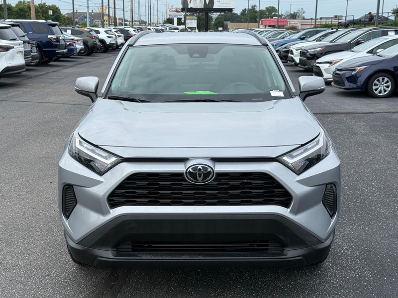 Toyota RAV4 Vehicle Image 09