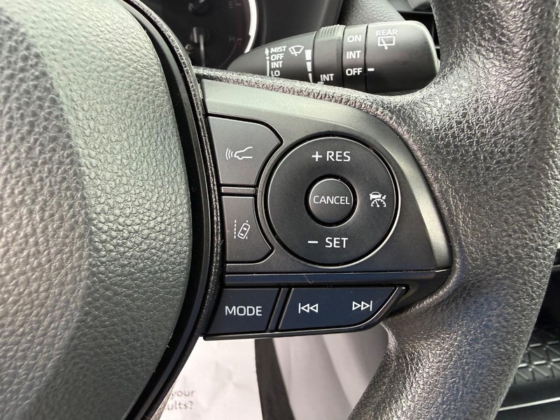 Toyota RAV4 Vehicle Image 14