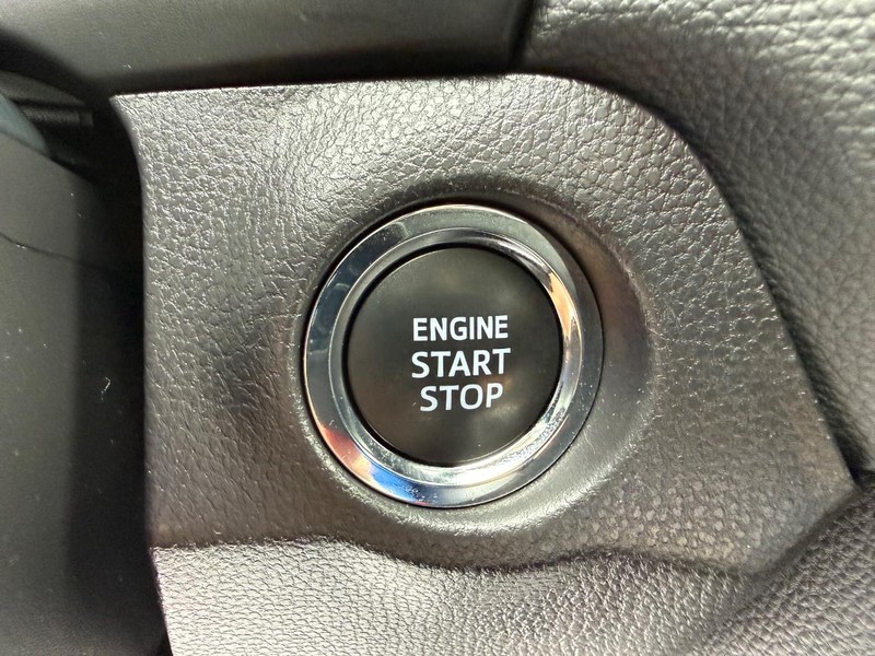 Toyota RAV4 Vehicle Image 15