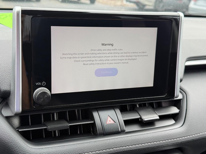 Toyota RAV4 Vehicle Image 16