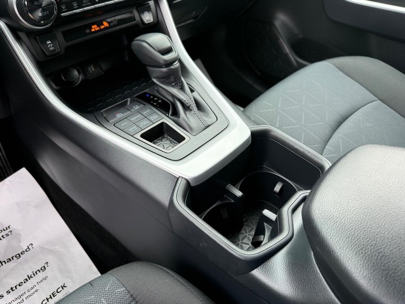 Toyota RAV4 Vehicle Image 19