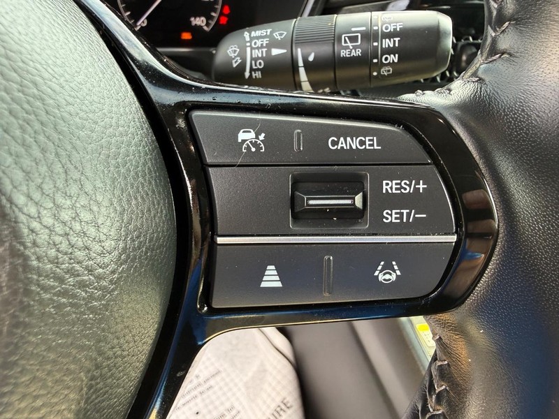 Honda CR-V Vehicle Image 16
