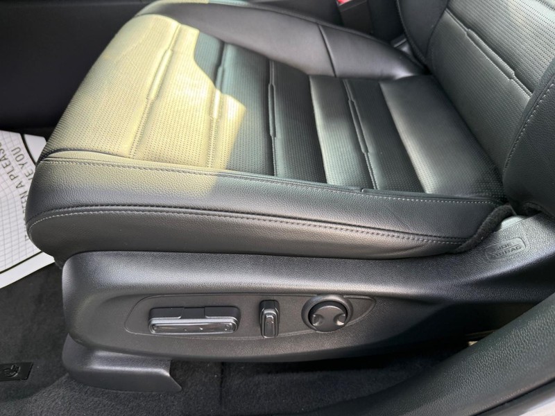 Honda CR-V Vehicle Image 28