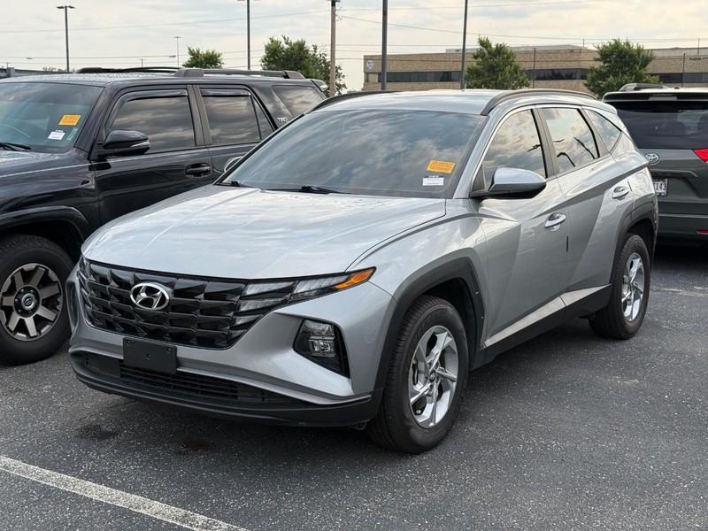 Hyundai Tucson Vehicle Image 02
