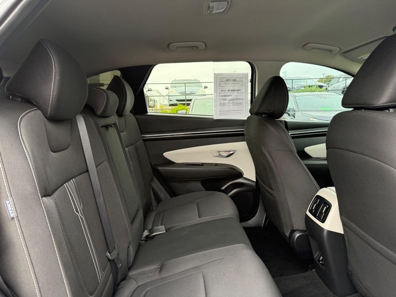 Hyundai Tucson Vehicle Image 11