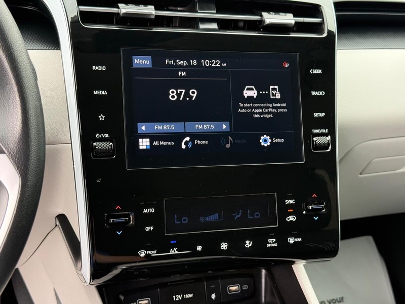 Hyundai Tucson Vehicle Image 18